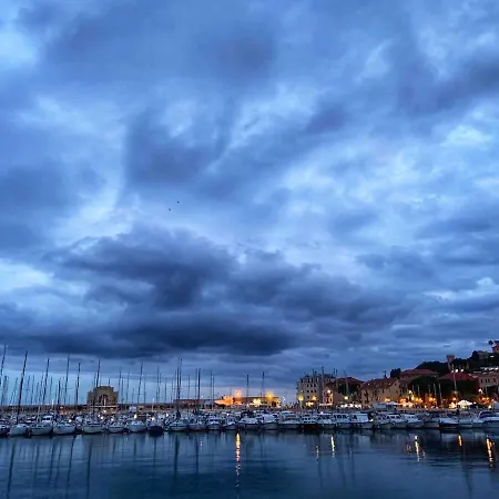 Casetta Sul Porto Daire Imperia